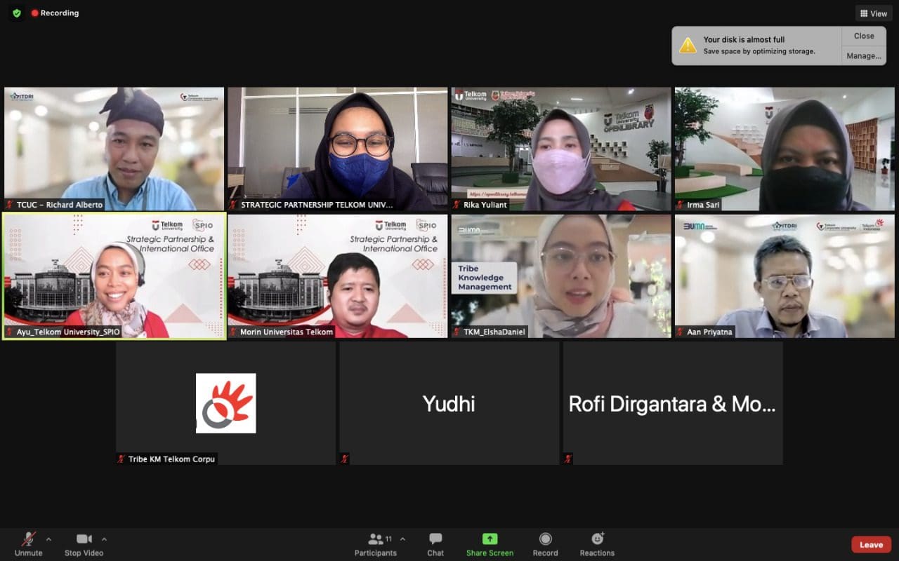 Diskusi lanjutan Kerjasama Digital Library Telkom University dan Telkom Corpu Diskusi lanjutan Kerjasama Digital Library Telkom University dan Telkom Corpu