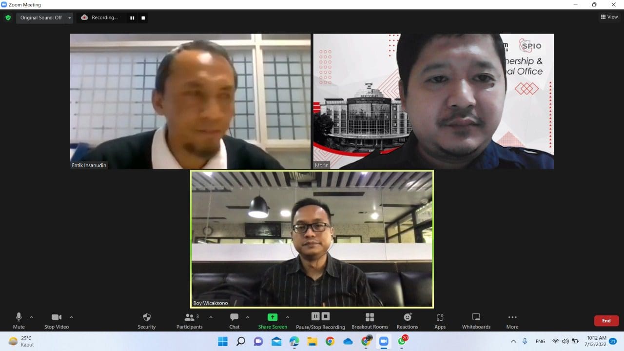 Rapat Koordinasi Kerjasama dengan AWS terkait kerjasama pelatihan dan sertifikasi Digital Talent Scholarship (DTS) Rapat Koordinasi Kerjasama dengan AWS terkait kerjasama pelatihan dan sertifikasi Digital Talent Scholarship (DTS)