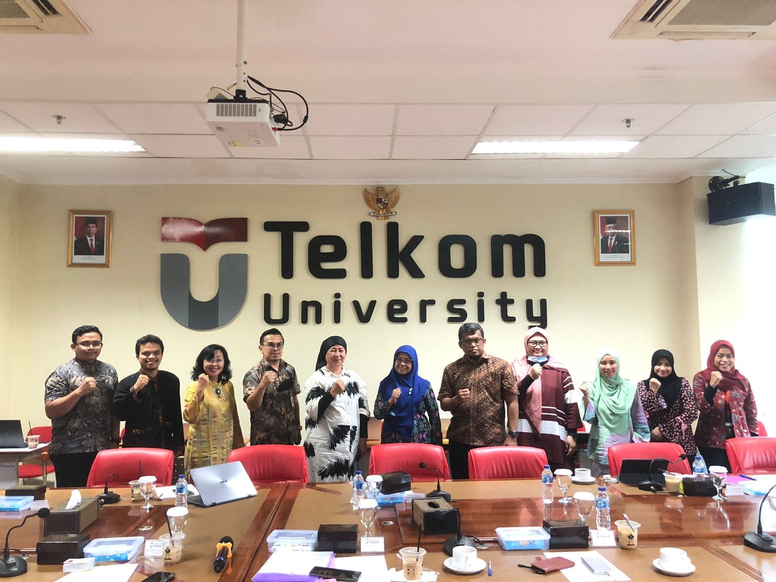 KUNJUNGAN DAN DISKUSI POTENSI KERJASAMA DENGAN UNIVERSITI MALAYSIA SARAWAK (UNIMAS)