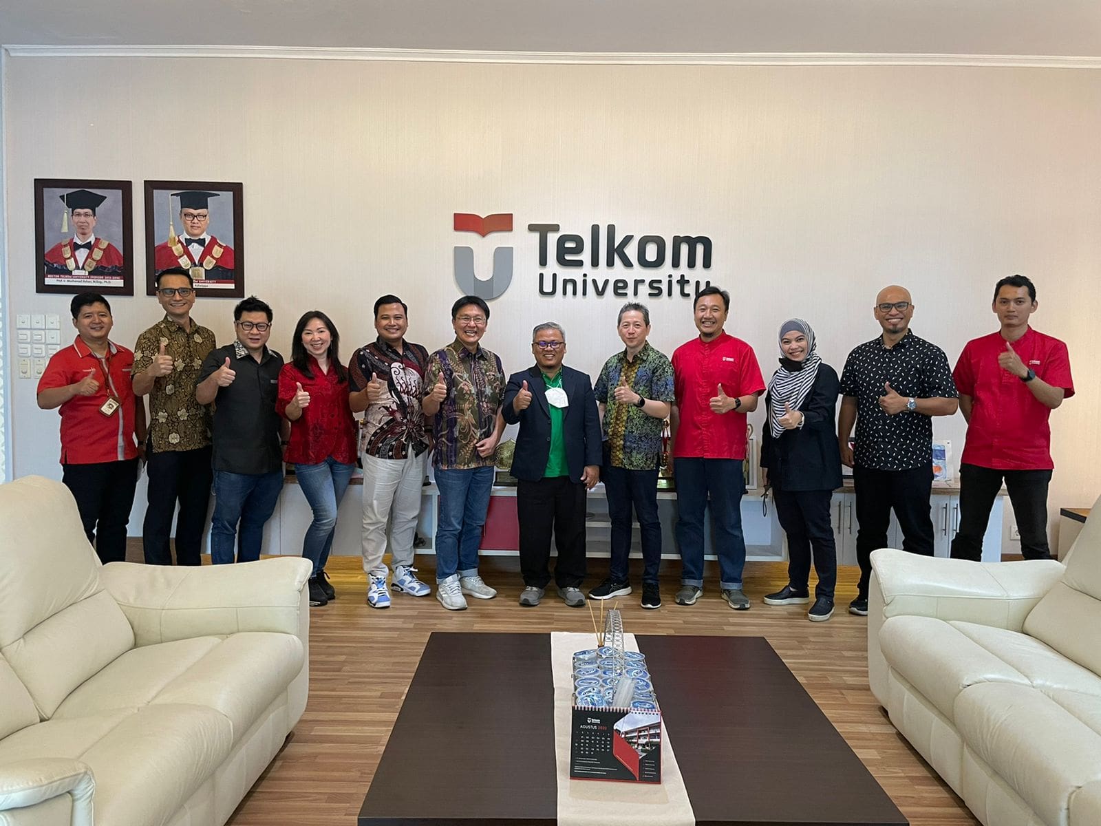 Kunjungan Lenovo membicarakan kerjasama antara Lenovo dengan Universitas Telkom, kerjasama terkait pengadaan laptop, webinar, pemagangan dan kerjasama lainnya