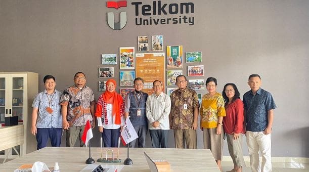 Penandatanganan MoA Universitas Telkom & Diskominfo Manggarai