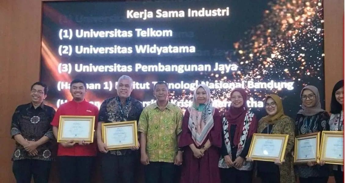 Tel-U Jadi Juara Umum Pada Ajang Anugerah Kerja Sama Diktiristek LLDIKTI Wilayah IV