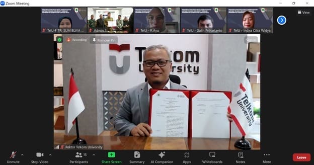 Penandatanganan MOU antara Pemkab Kapuas Hulu, Provinsi Kalimantan Barat & Telkom University