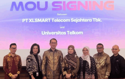 Signing MoU Telkom University and PT XLSMART Telecom Sejahtera Tbk
